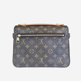 Monogram Canvas Pochette metis