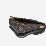 Monogram Canvas Pochette metis