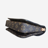 Monogram Canvas Pochette Metis