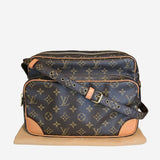 MONOGRAM CANVAS NILE MM