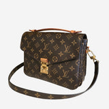 Monogram Canvas Pochette metis