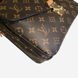 Monogram Canvas Pochette metis