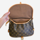MONOGRAM CANVAS SAUMUR 30