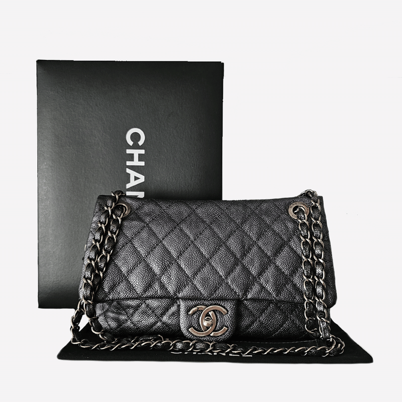 MEDIUM METALLIC GREY CAVIAR EASY FLAP