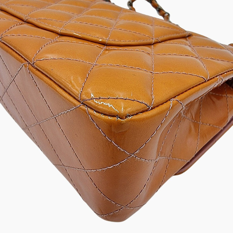 ORANGE PATENT CLASSIC FLAP MEDIUM taske fra brand: CHANEL - We Do Vintage