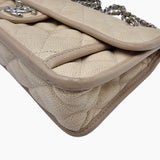 Beige caviar single flap bag taske fra brand: CHANEL - We Do Vintage