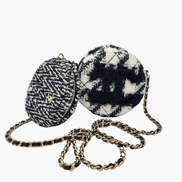 Tweed Shearling circle bag taske fra brand: CHANEL - We Do Vintage