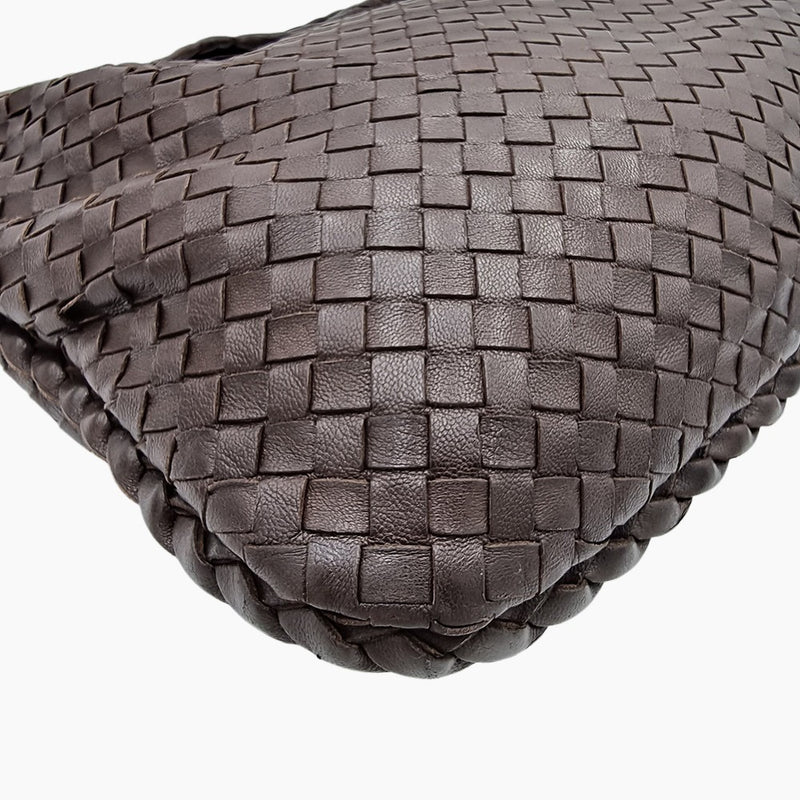 CLASSIC VENETA HOBO MØRKBRUN MEDIUM taske fra brand: BOTTEGA VENETA - We Do Vintage