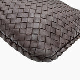 CLASSIC VENETA HOBO MØRKBRUN MEDIUM taske fra brand: BOTTEGA VENETA - We Do Vintage