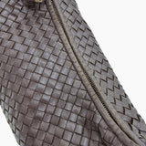 CLASSIC VENETA HOBO MØRKBRUN MEDIUM taske fra brand: BOTTEGA VENETA - We Do Vintage