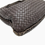 CLASSIC VENETA HOBO MØRKBRUN MEDIUM taske fra brand: BOTTEGA VENETA - We Do Vintage