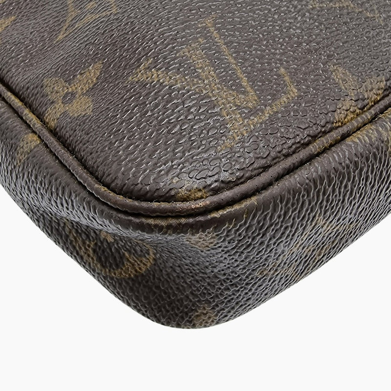 MONOGRAM CANVAS POCHETTE ACCESSOIRES taske fra brand: LOUIS VUITTON - We Do Vintage