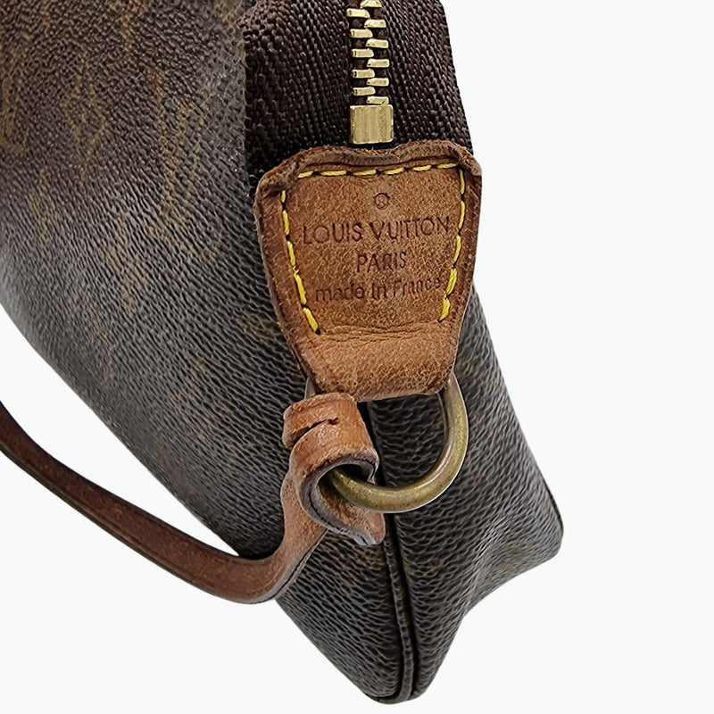 MONOGRAM CANVAS POCHETTE ACCESSOIRES taske fra brand: LOUIS VUITTON - We Do Vintage