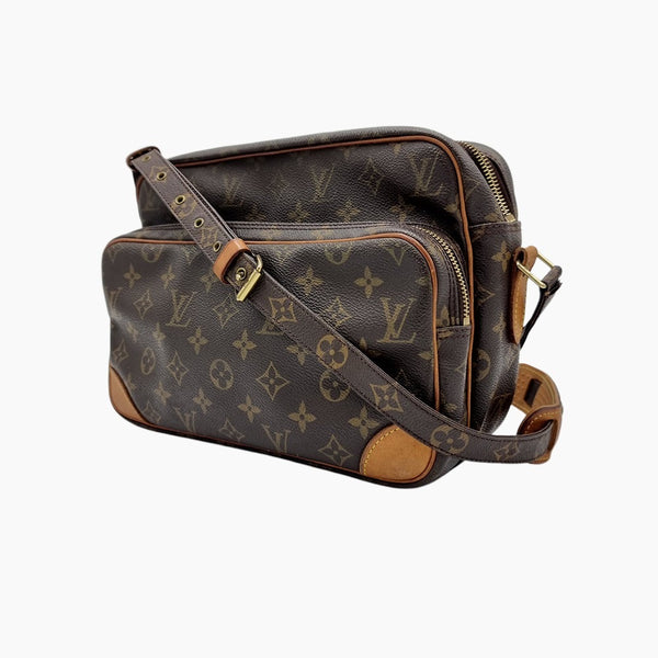 MONOGRAM CANVAS NILE MM taske fra brand: LOUIS VUITTON - We Do Vintage