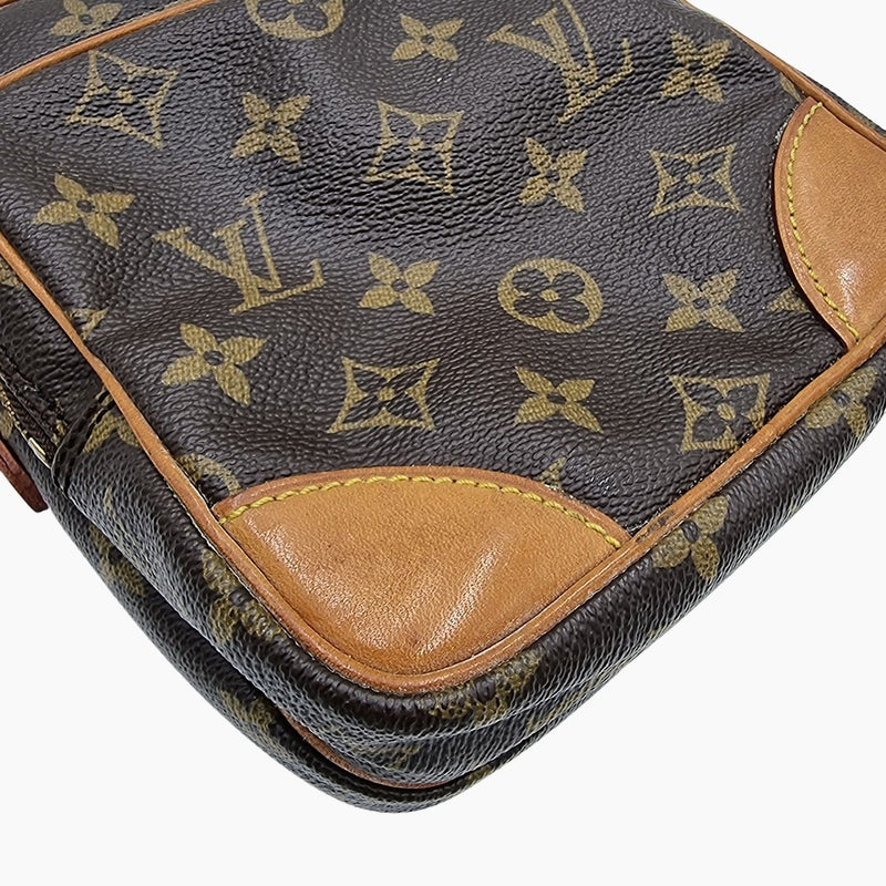 MONOGRAM CANVAS AMAZONE taske fra brand: LOUIS VUITTON - We Do Vintage