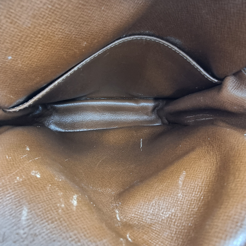 MONOGRAM CANVAS AMAZONE taske fra brand: LOUIS VUITTON - We Do Vintage