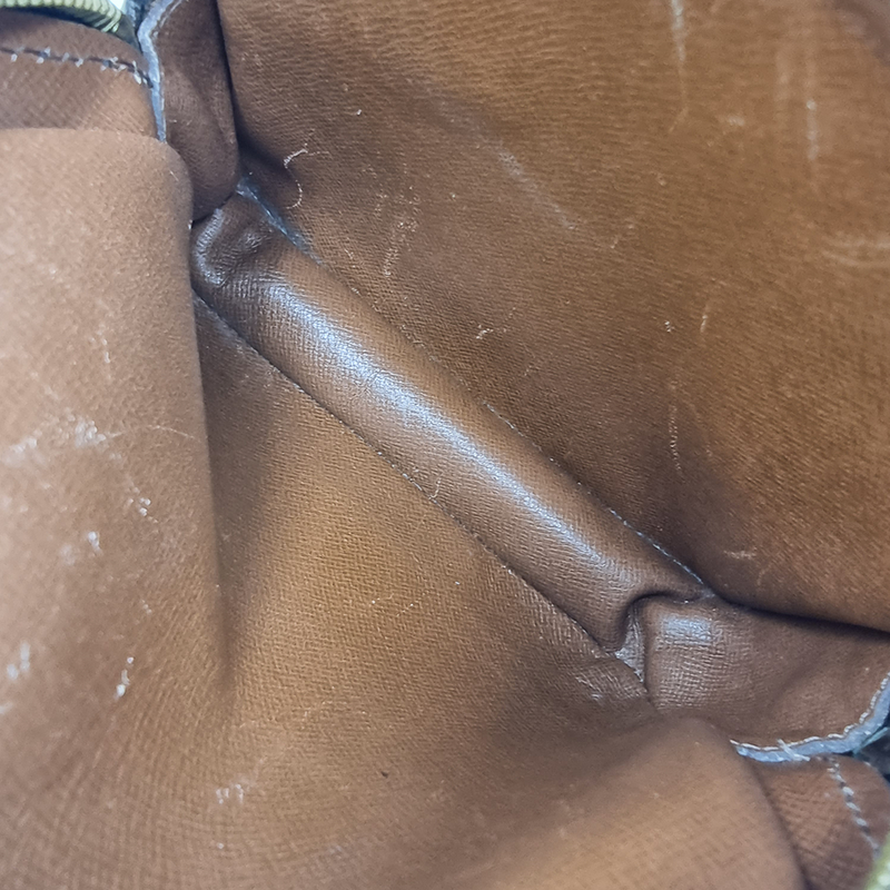 MONOGRAM CANVAS AMAZONE taske fra brand: LOUIS VUITTON - We Do Vintage