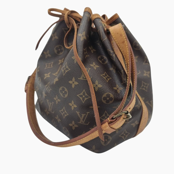 MONOGRAM CANVAS PETIT NOÉ taske fra brand: LOUIS VUITTON - We Do Vintage