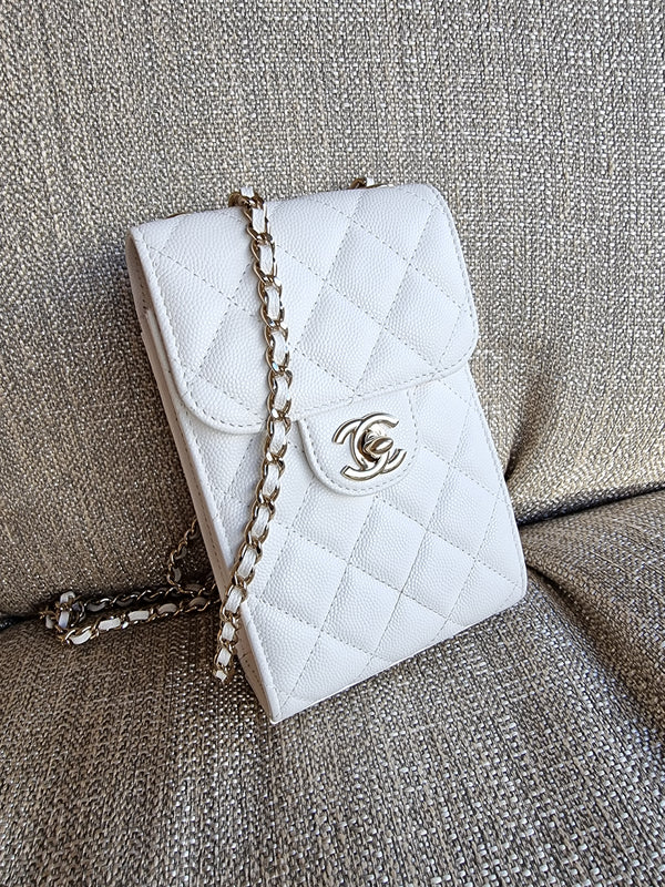 hvid caviar mini flap taske fra brand: CHANEL - We Do Vintage
