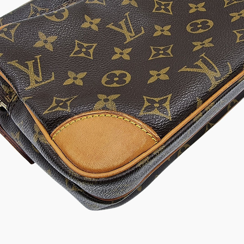 MONOGRAM CANVAS NILE MM taske fra brand: LOUIS VUITTON - We Do Vintage