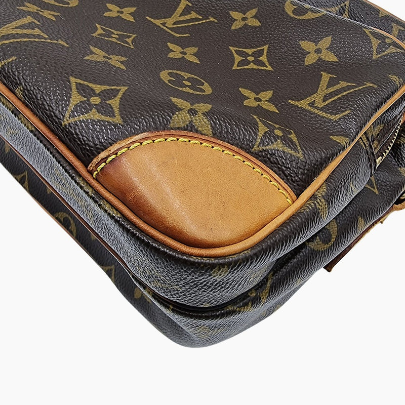 MONOGRAM CANVAS NILE MM taske fra brand: LOUIS VUITTON - We Do Vintage
