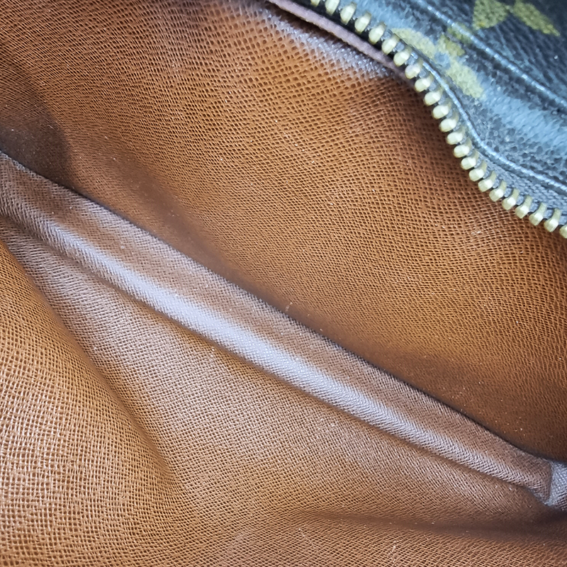 MONOGRAM CANVAS NILE MM taske fra brand: LOUIS VUITTON - We Do Vintage