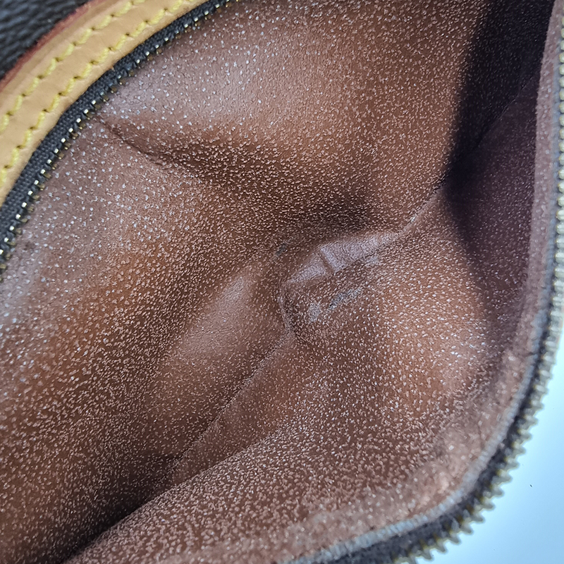 MONOGRAM CANVAS SAINT GERMAIN taske fra brand: LOUIS VUITTON - We Do Vintage