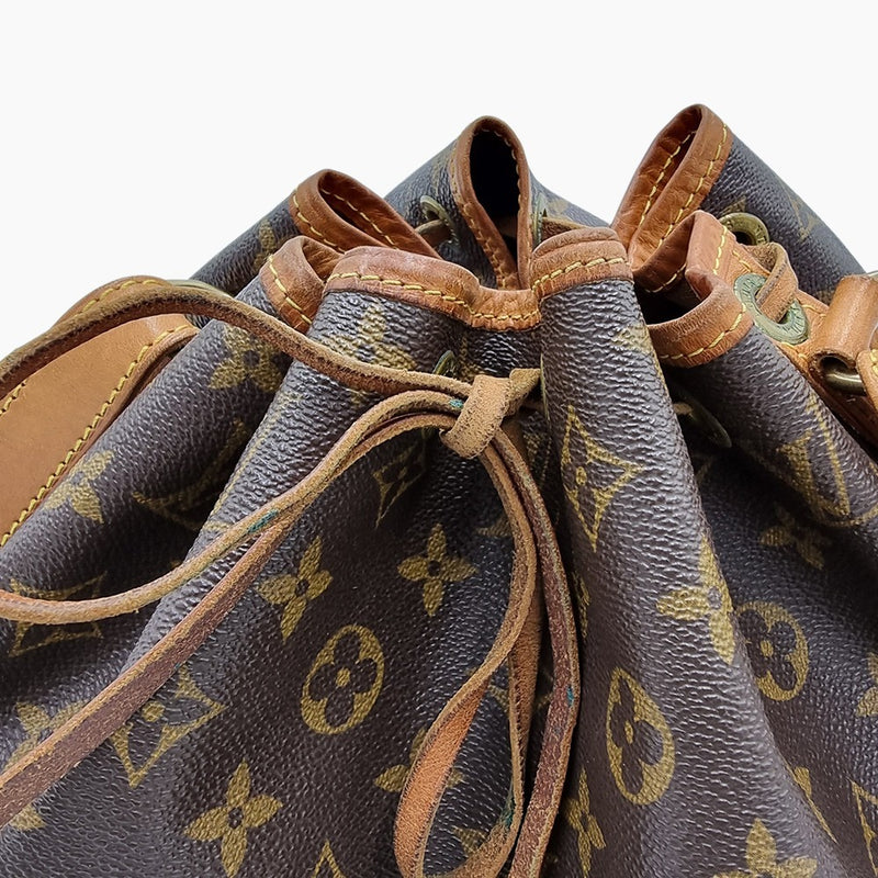 MONOGRAM CANVAS PETIT NOÉ taske fra brand: LOUIS VUITTON - We Do Vintage