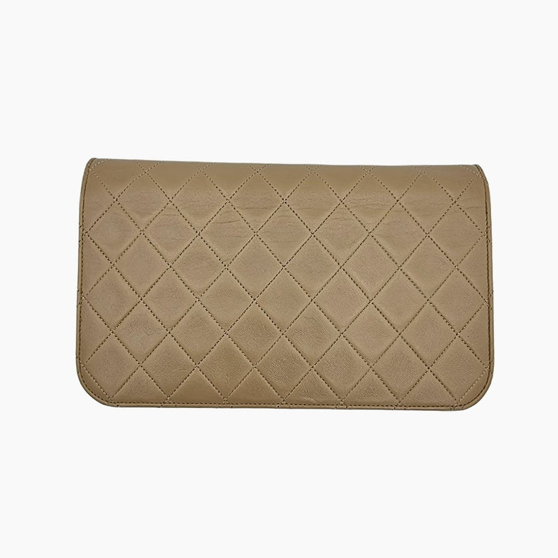 VINTAGE BEIGE FULL FLAP BAG taske fra brand: CHANEL - We Do Vintage