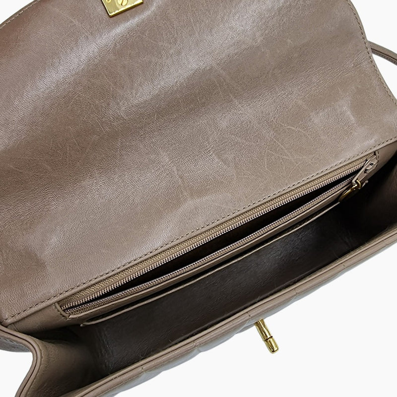 Vintage Mademoiselle quilted flap bag taske fra brand: CHANEL - We Do Vintage