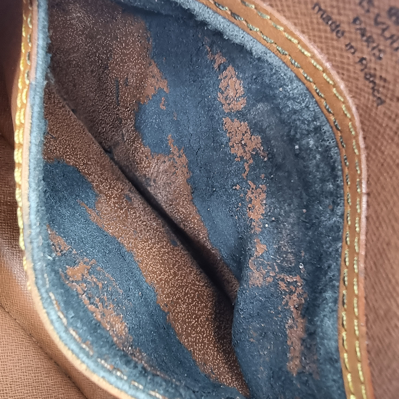 MONOGRAM CANVAS BLOIS taske fra brand: LOUIS VUITTON - We Do Vintage