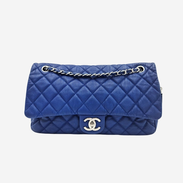 BLÅ JUMBO CAVIAR EASY FLAP BAG taske fra brand: CHANEL - We Do Vintage