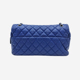 BLÅ JUMBO CAVIAR EASY FLAP BAG taske fra brand: CHANEL - We Do Vintage