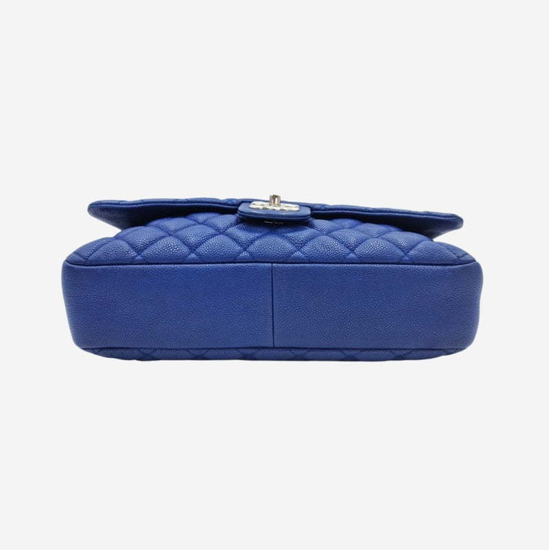 BLÅ JUMBO CAVIAR EASY FLAP BAG taske fra brand: CHANEL - We Do Vintage
