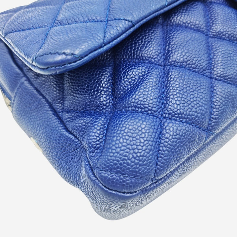 BLÅ JUMBO CAVIAR EASY FLAP BAG taske fra brand: CHANEL - We Do Vintage