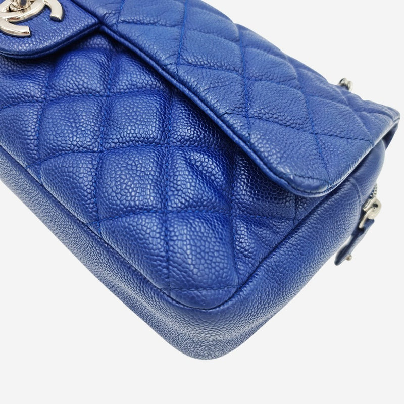 BLÅ JUMBO CAVIAR EASY FLAP BAG taske fra brand: CHANEL - We Do Vintage