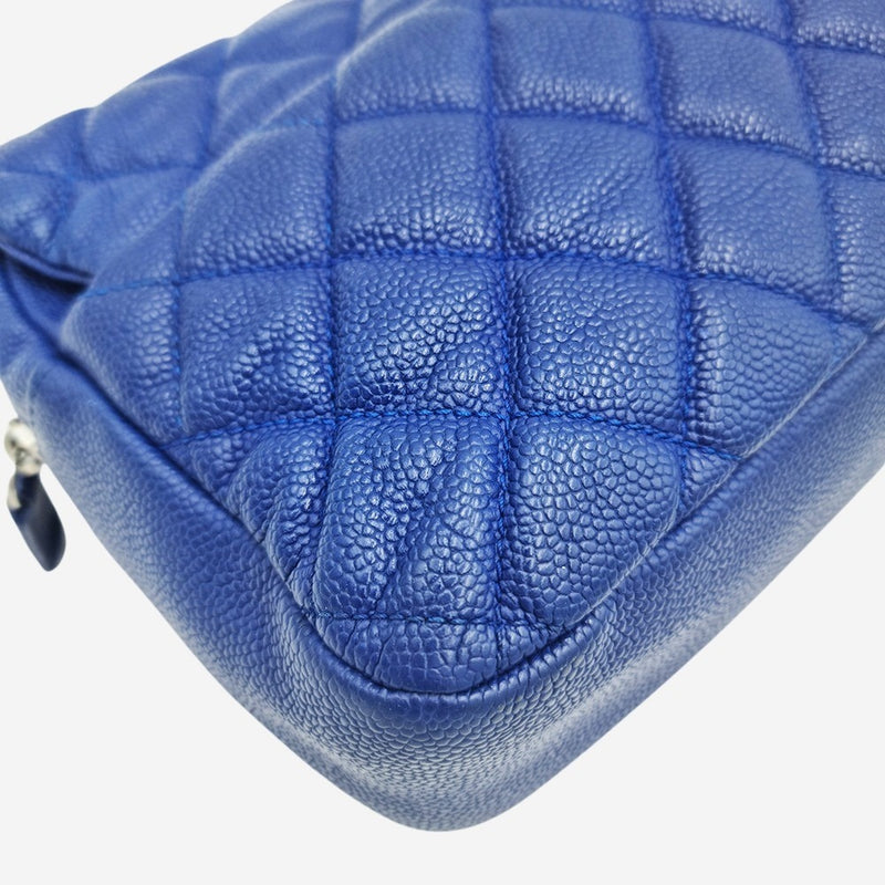 BLÅ JUMBO CAVIAR EASY FLAP BAG taske fra brand: CHANEL - We Do Vintage
