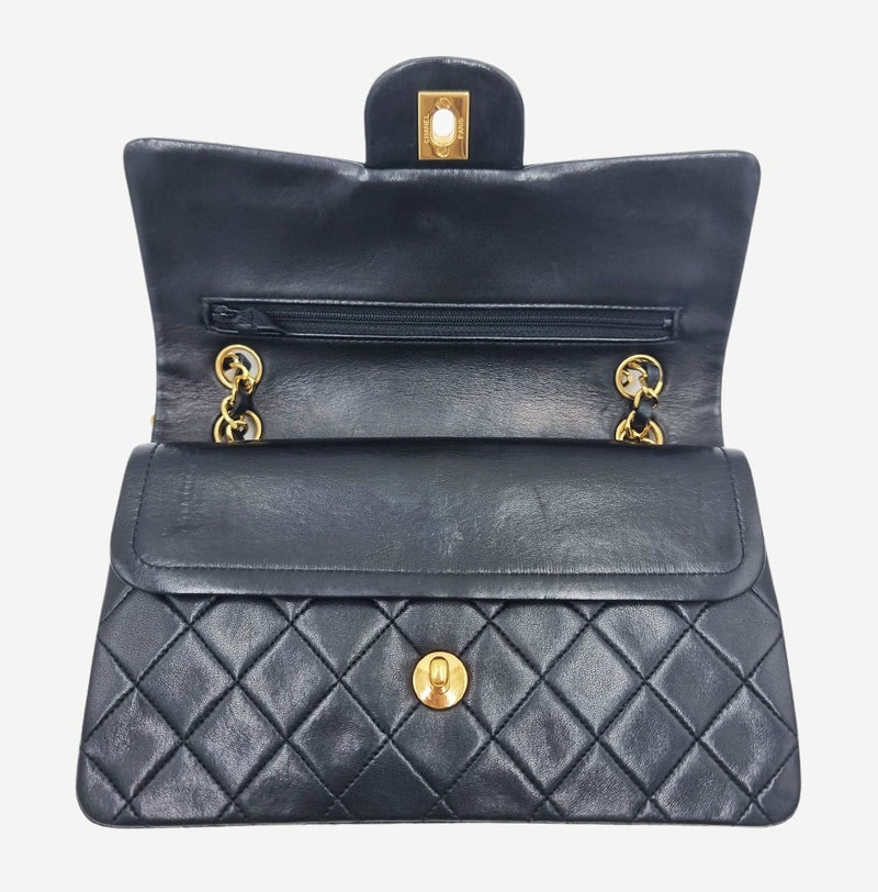 CLASSIC DOUBLE FLAP SMALL taske fra brand: CHANEL - We Do Vintage