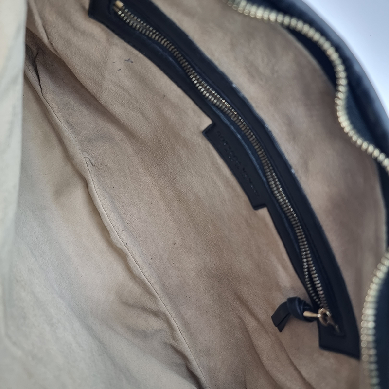 MEDIUM SORT CLASSIC VENETA HOBO taske fra brand: BOTTEGA VENETA - We Do Vintage