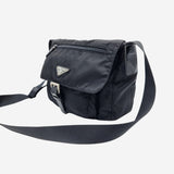 SORT NYLON CROSSBODY taske fra brand: PRADA - We Do Vintage