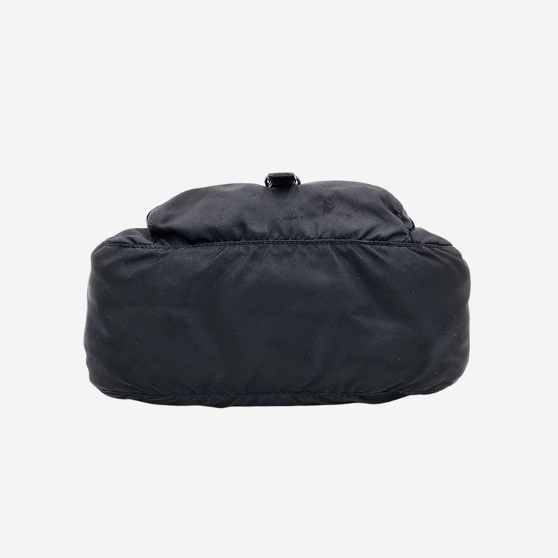 SORT NYLON CROSSBODY taske fra brand: PRADA - We Do Vintage