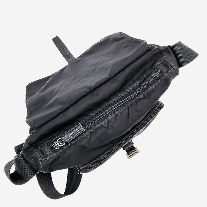 SORT NYLON CROSSBODY taske fra brand: PRADA - We Do Vintage