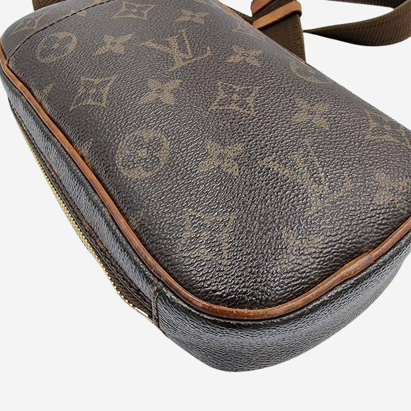 MONOGRAM POCHETTE GANGE taske fra brand: LOUIS VUITTON - We Do Vintage