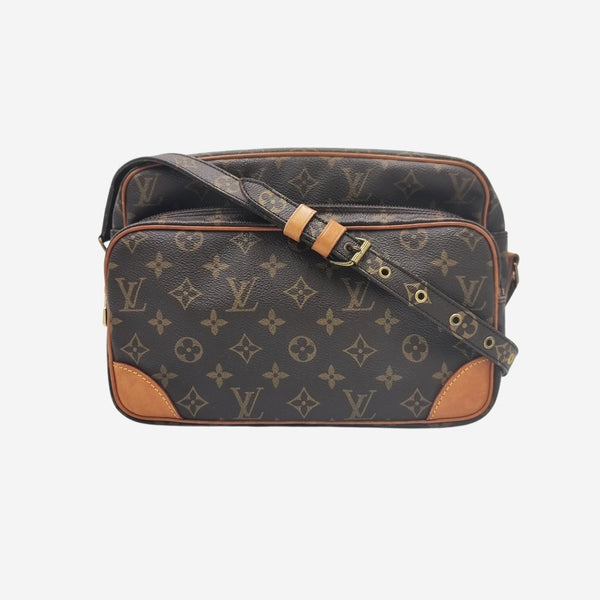 MONOGRAM CANVAS NILE MM taske fra brand: LOUIS VUITTON - We Do Vintage