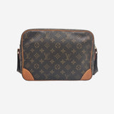MONOGRAM CANVAS NILE MM taske fra brand: LOUIS VUITTON - We Do Vintage