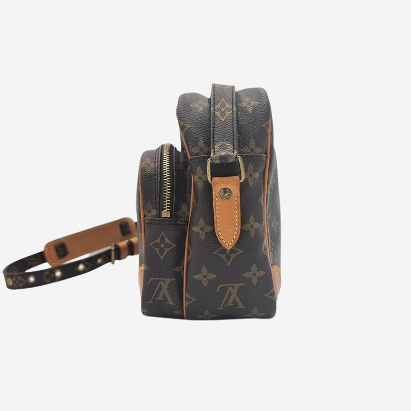 MONOGRAM CANVAS NILE MM taske fra brand: LOUIS VUITTON - We Do Vintage