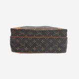 MONOGRAM CANVAS NILE MM taske fra brand: LOUIS VUITTON - We Do Vintage