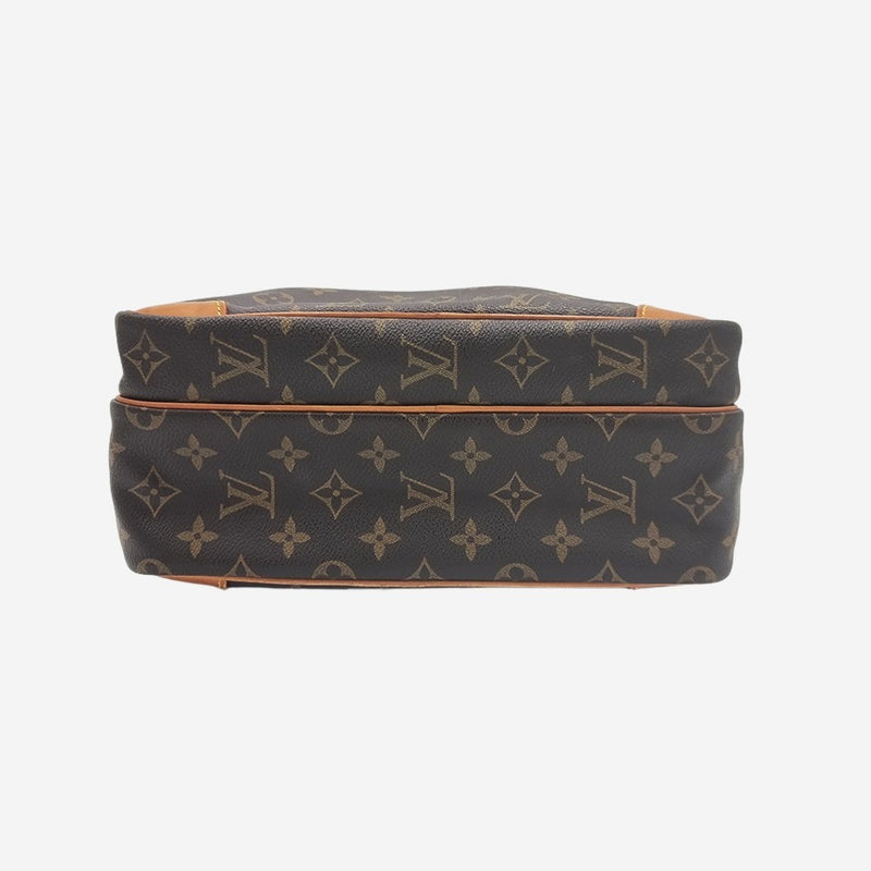 MONOGRAM CANVAS NILE MM taske fra brand: LOUIS VUITTON - We Do Vintage