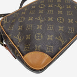 MONOGRAM CANVAS NILE MM taske fra brand: LOUIS VUITTON - We Do Vintage