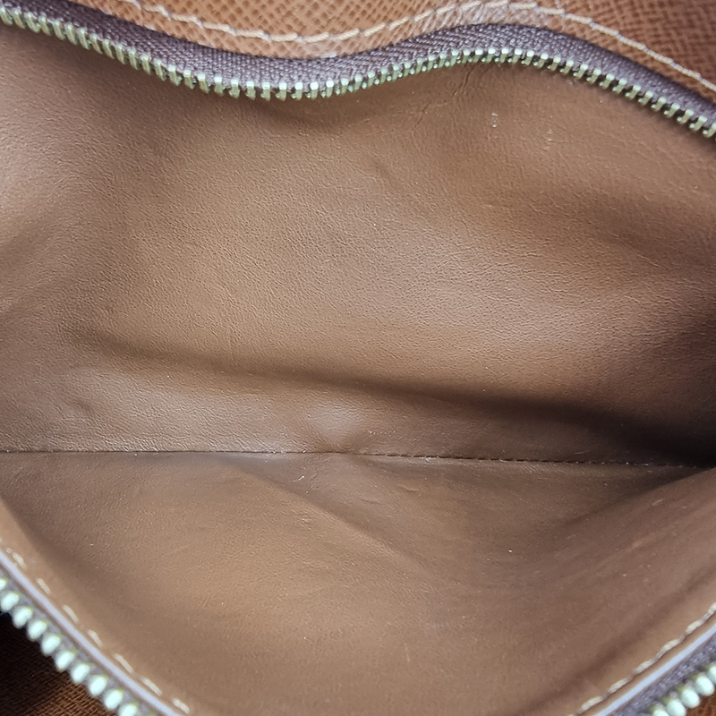 MONOGRAM CANVAS NILE MM taske fra brand: LOUIS VUITTON - We Do Vintage